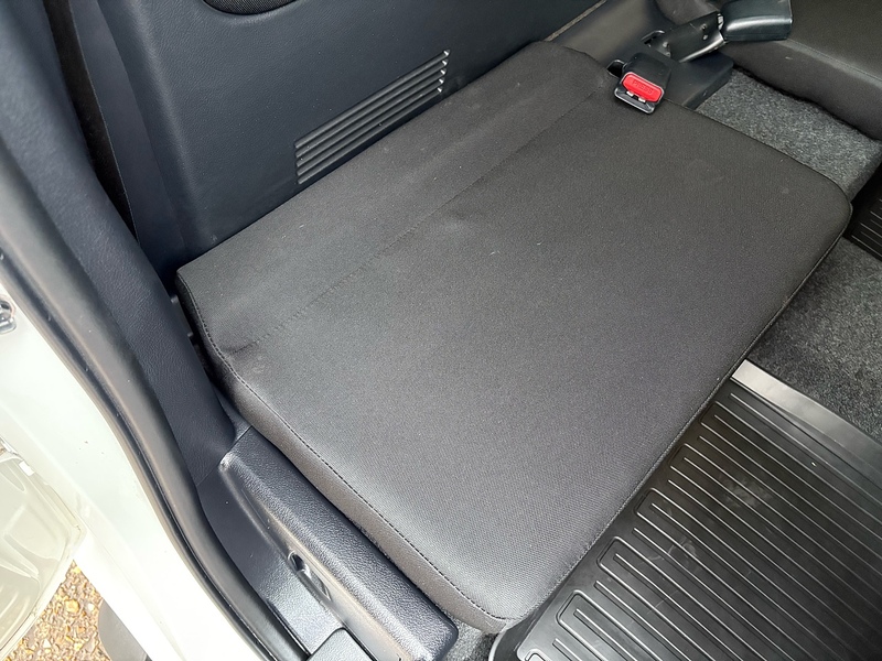 Toyota 2.4 D-4D Active Extra Pickup Extended Cab 4dr Diesel Manual 4WD Euro 6 (s/s) (150 ps)