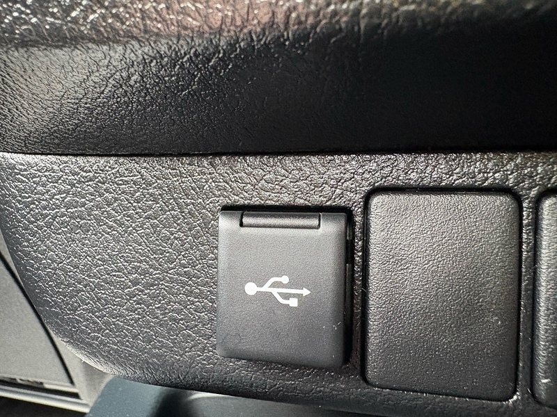 Toyota 2.4 D-4D Active Extra Pickup Extended Cab 4dr Diesel Manual 4WD Euro 6 (s/s) (150 ps)