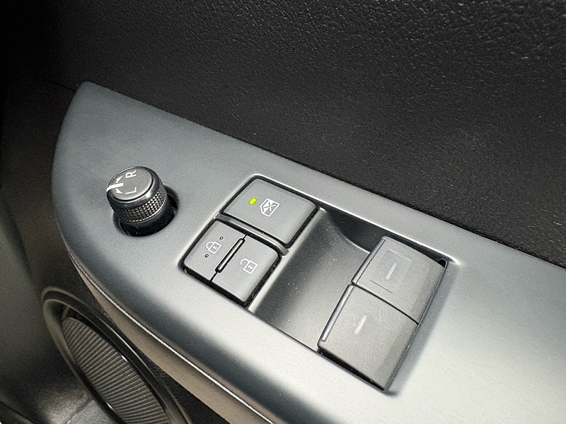 Toyota 2.4 D-4D Active Extra Pickup Extended Cab 4dr Diesel Manual 4WD Euro 6 (s/s) (150 ps)