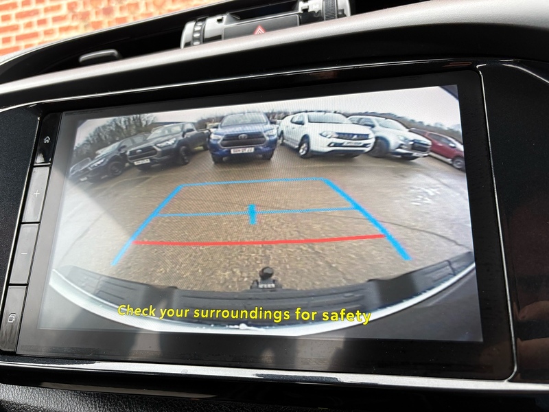 Toyota 2.4 D-4D Active Extra Pickup Extended Cab 4dr Diesel Manual 4WD Euro 6 (s/s) (150 ps)