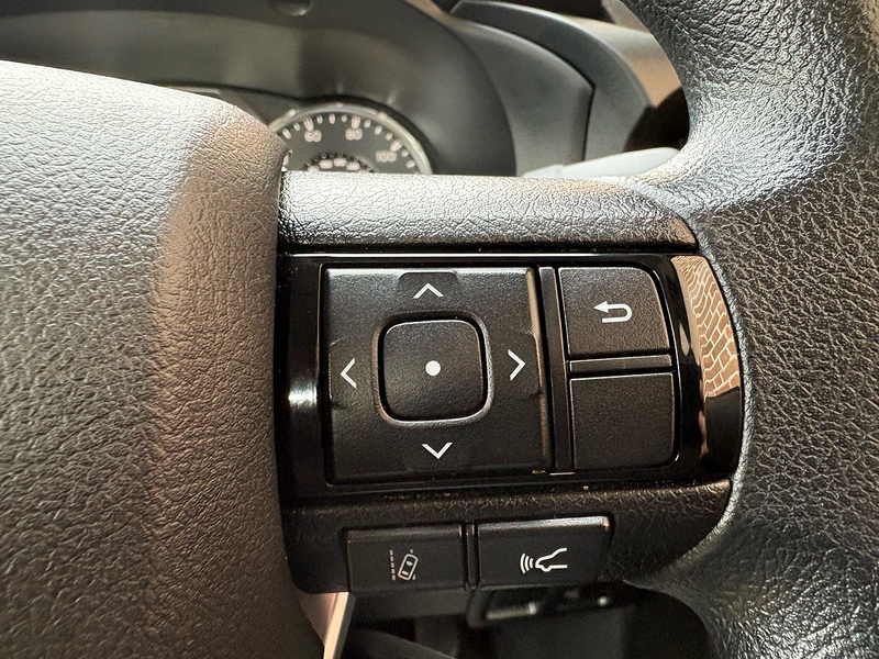 Toyota 2.4 D-4D Active Extra Pickup Extended Cab 4dr Diesel Manual 4WD Euro 6 (s/s) (150 ps)