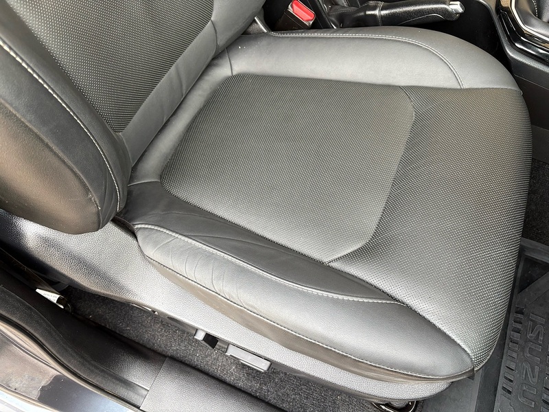 Isuzu 1.9 TD V-Cross Pickup Double Cab 4dr Diesel Manual 4WD Euro 6 (s/s) (164 ps)