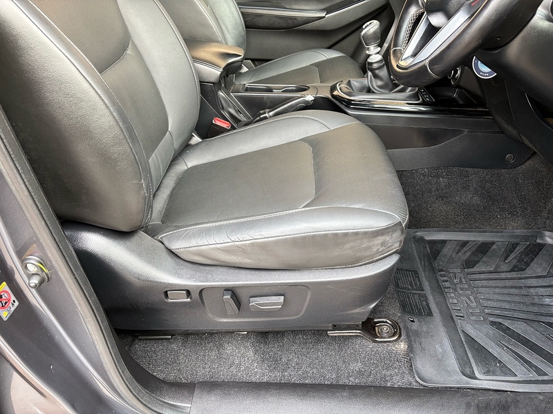 Isuzu 1.9 TD V-Cross Pickup Double Cab 4dr Diesel Manual 4WD Euro 6 (s/s) (164 ps)