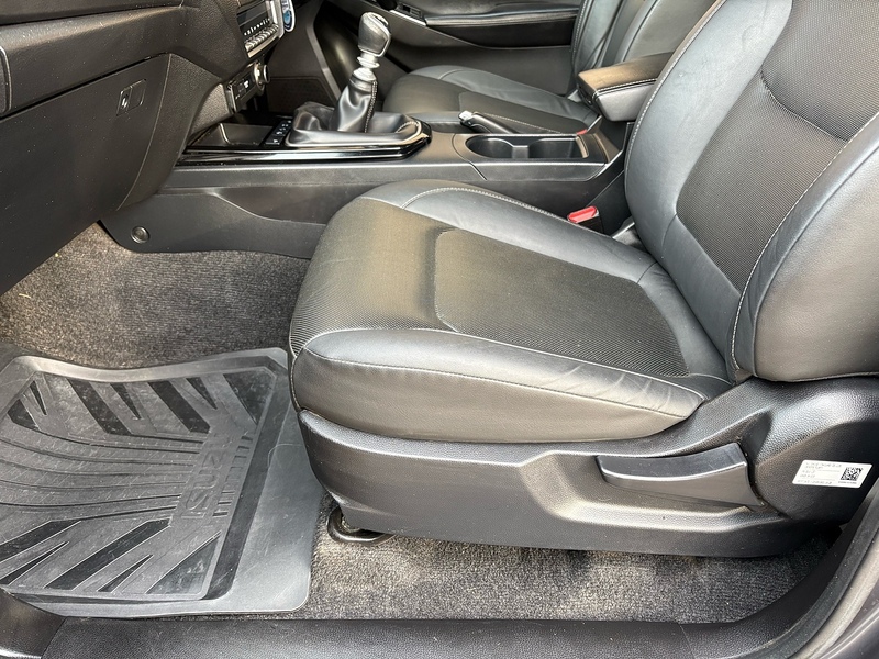 Isuzu 1.9 TD V-Cross Pickup Double Cab 4dr Diesel Manual 4WD Euro 6 (s/s) (164 ps)