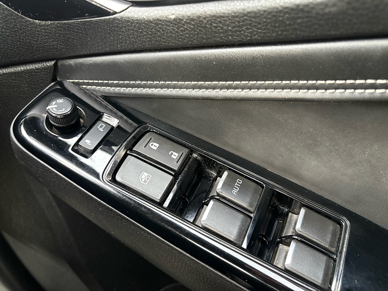 Isuzu 1.9 TD V-Cross Pickup Double Cab 4dr Diesel Manual 4WD Euro 6 (s/s) (164 ps)