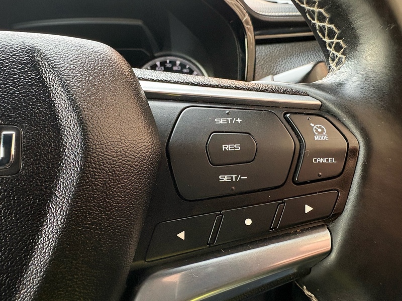 Isuzu 1.9 TD V-Cross Pickup Double Cab 4dr Diesel Manual 4WD Euro 6 (s/s) (164 ps)