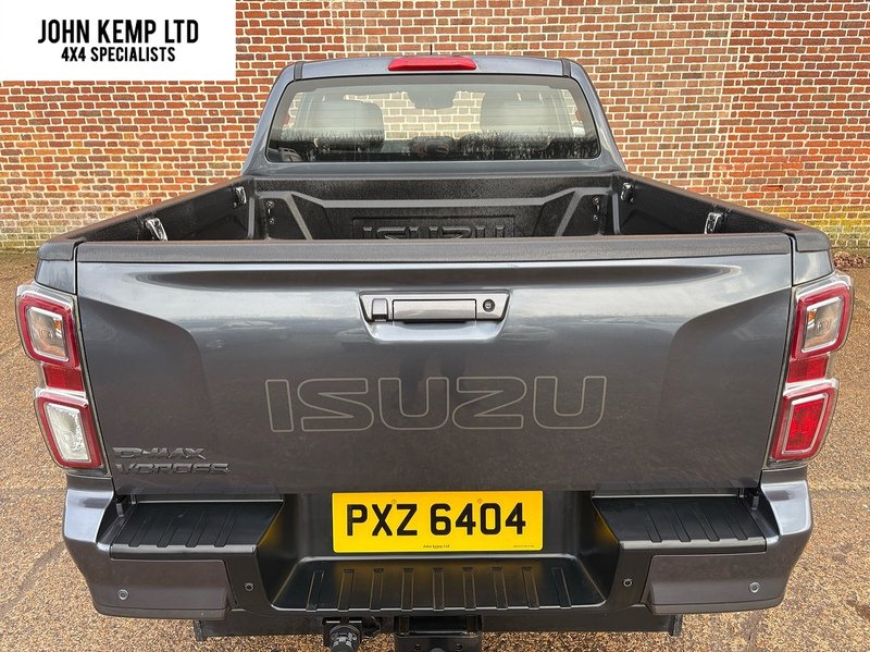Isuzu 1.9 TD V-Cross Pickup Double Cab 4dr Diesel Manual 4WD Euro 6 (s/s) (164 ps)