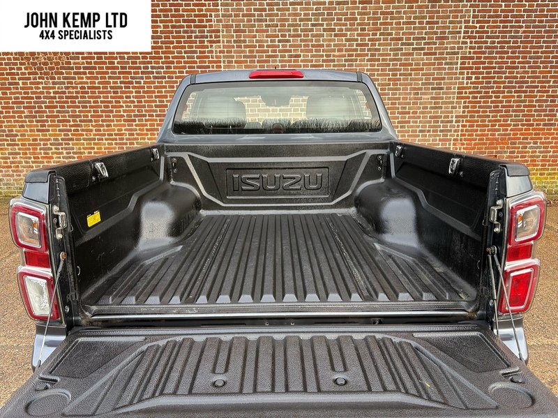 Isuzu 1.9 TD V-Cross Pickup Double Cab 4dr Diesel Manual 4WD Euro 6 (s/s) (164 ps)
