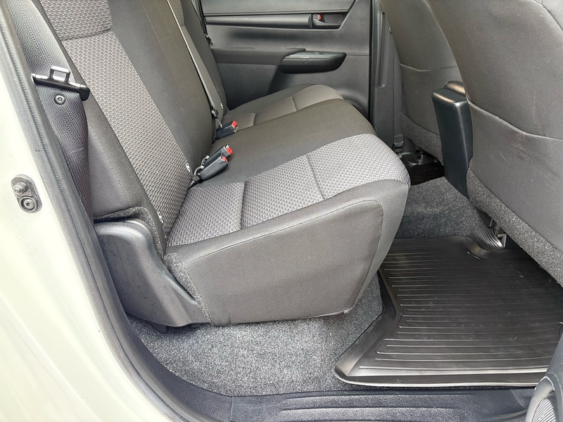 Toyota 2.4 D-4D Active Pickup Double Cab 4dr Diesel Manual 4WD Euro 6 (s/s) (150 ps)