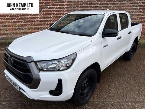 2.4 D-4D Active Pickup Double Cab 4dr Diesel Manual 4WD Euro 6 (s/s) (150 ps)