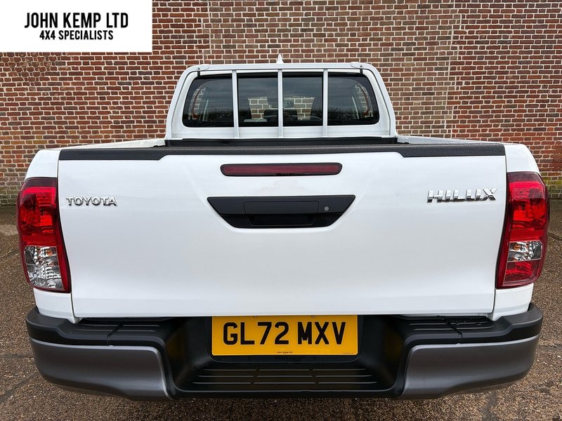 Toyota 2.4 D-4D Active Pickup Double Cab 4dr Diesel Manual 4WD Euro 6 (s/s) (150 ps)