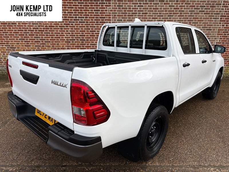 Toyota 2.4 D-4D Active Pickup Double Cab 4dr Diesel Manual 4WD Euro 6 (s/s) (150 ps)