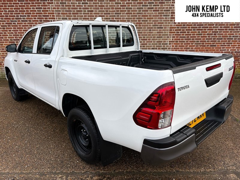 Toyota 2.4 D-4D Active Pickup Double Cab 4dr Diesel Manual 4WD Euro 6 (s/s) (150 ps)