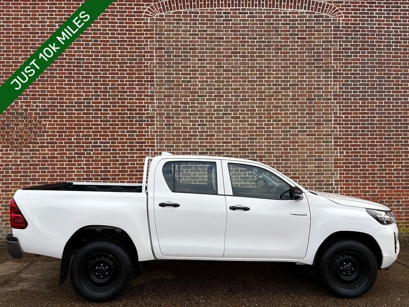 Toyota 2.4 D-4D Active Pickup Double Cab 4dr Diesel Manual 4WD Euro 6 (s/s) (150 ps)