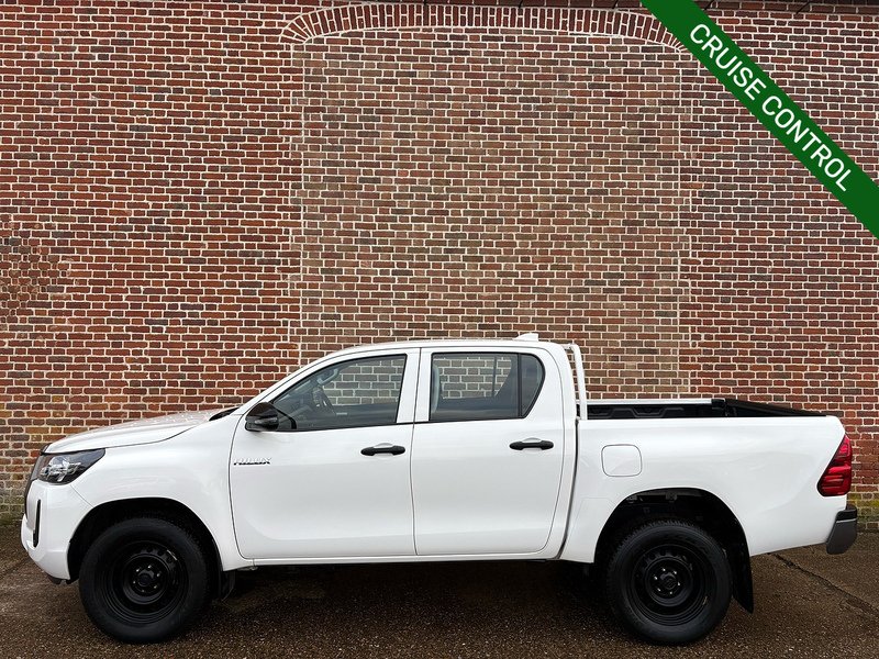 Toyota 2.4 D-4D Active Pickup Double Cab 4dr Diesel Manual 4WD Euro 6 (s/s) (150 ps)