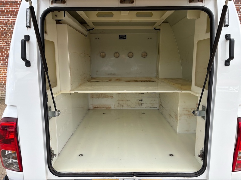 Toyota 2.4 D-4D Icon Pickup Double Cab 4dr Diesel Manual 4WD Euro 6 (TSS, 3.5t) (150 ps)