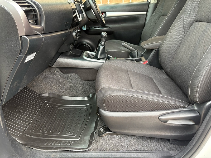 Toyota 2.4 D-4D Icon Pickup Double Cab 4dr Diesel Manual 4WD Euro 6 (TSS, 3.5t) (150 ps)