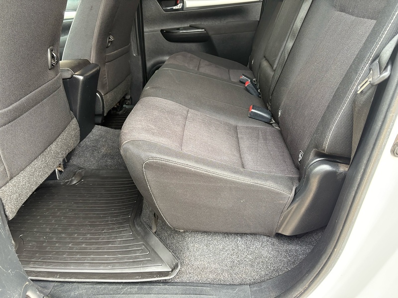 Toyota 2.4 D-4D Icon Pickup Double Cab 4dr Diesel Manual 4WD Euro 6 (TSS, 3.5t) (150 ps)