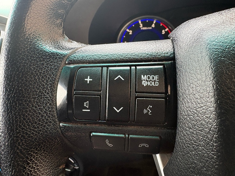 Toyota 2.4 D-4D Icon Pickup Double Cab 4dr Diesel Manual 4WD Euro 6 (TSS, 3.5t) (150 ps)