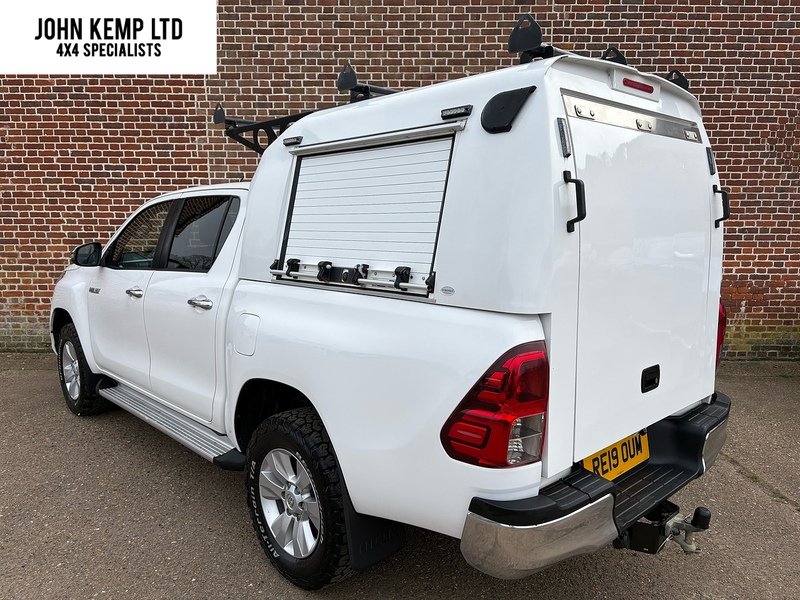 Toyota 2.4 D-4D Icon Pickup Double Cab 4dr Diesel Manual 4WD Euro 6 (TSS, 3.5t) (150 ps)