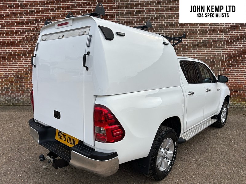Toyota 2.4 D-4D Icon Pickup Double Cab 4dr Diesel Manual 4WD Euro 6 (TSS, 3.5t) (150 ps)