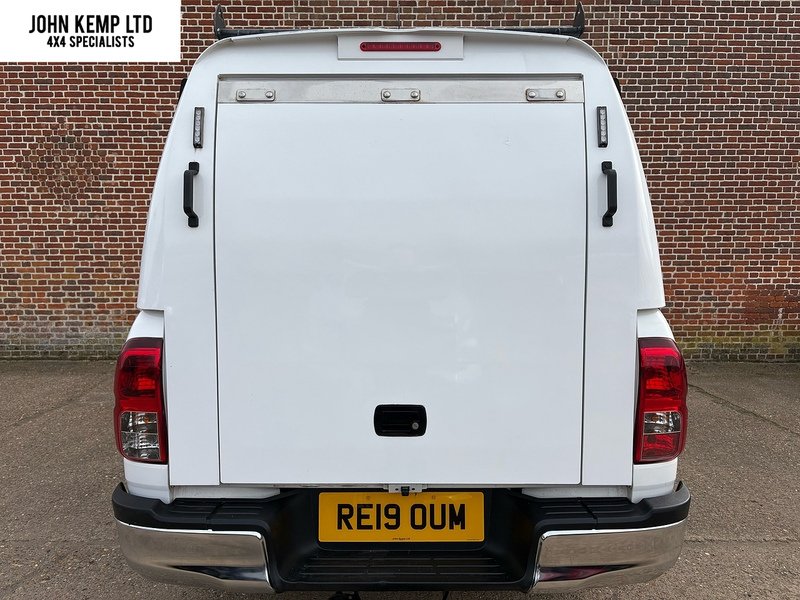 Toyota 2.4 D-4D Icon Pickup Double Cab 4dr Diesel Manual 4WD Euro 6 (TSS, 3.5t) (150 ps)