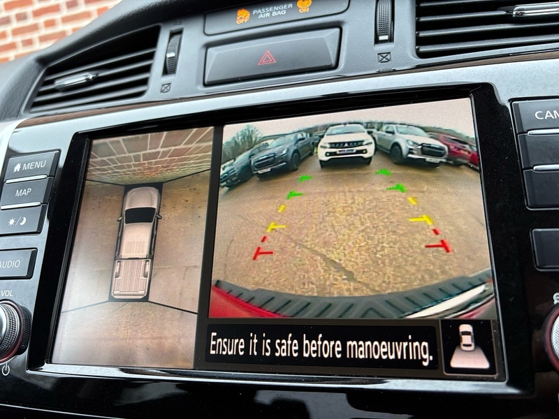 Nissan 2.3 dCi Tekna Pickup Double Cab 4dr Diesel Manual 4WD Euro 6 (190 ps)