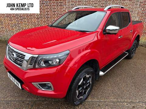 2.3 dCi Tekna Pickup Double Cab 4dr Diesel Manual 4WD Euro 6 (190 ps)