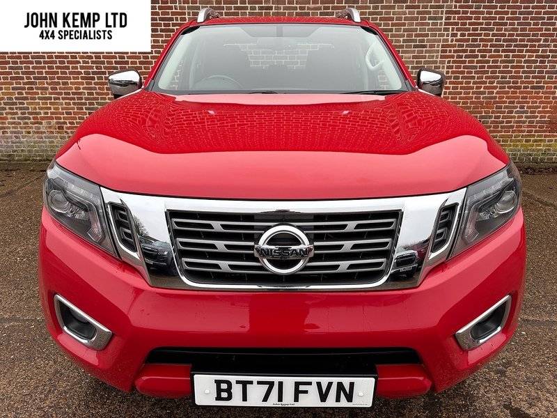 Nissan 2.3 dCi Tekna Pickup Double Cab 4dr Diesel Manual 4WD Euro 6 (190 ps)