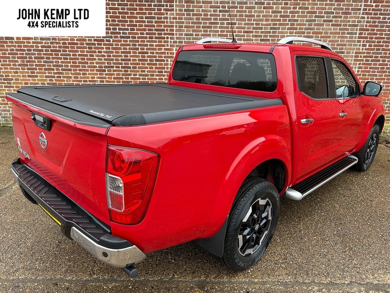 Nissan 2.3 dCi Tekna Pickup Double Cab 4dr Diesel Manual 4WD Euro 6 (190 ps)