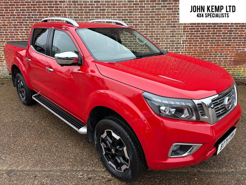 Nissan 2.3 dCi Tekna Pickup Double Cab 4dr Diesel Manual 4WD Euro 6 (190 ps)