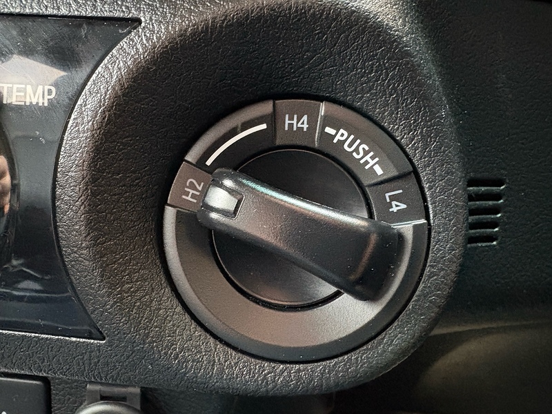 Toyota 2.4 D-4D Invincible X Pickup Double Cab 4dr Diesel Auto 4WD Euro 6 (s/s) (TSS) (150 ps)