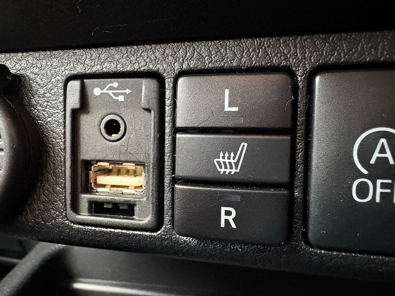 Toyota 2.4 D-4D Invincible X Pickup Double Cab 4dr Diesel Auto 4WD Euro 6 (s/s) (TSS) (150 ps)