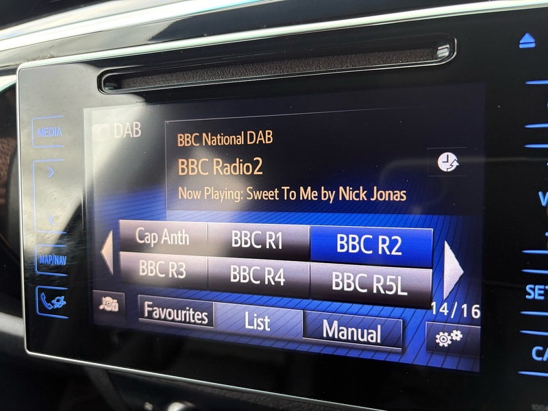 Toyota 2.4 D-4D Invincible X Pickup Double Cab 4dr Diesel Auto 4WD Euro 6 (s/s) (TSS) (150 ps)