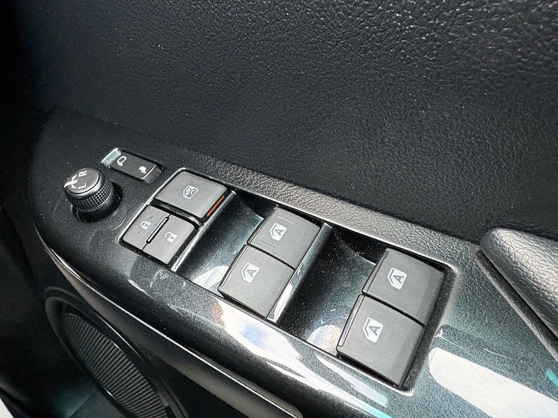 Toyota 2.4 D-4D Invincible X Pickup Double Cab 4dr Diesel Auto 4WD Euro 6 (s/s) (TSS) (150 ps)