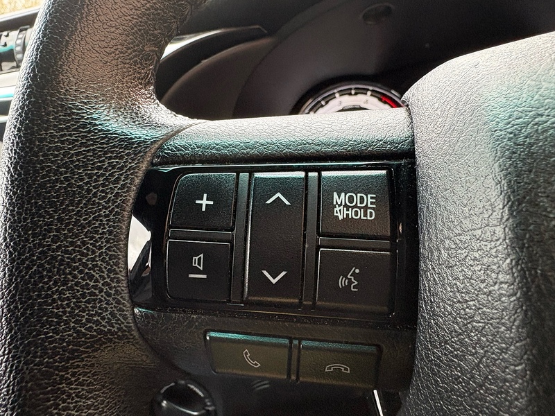 Toyota 2.4 D-4D Invincible X Pickup Double Cab 4dr Diesel Auto 4WD Euro 6 (s/s) (TSS) (150 ps)