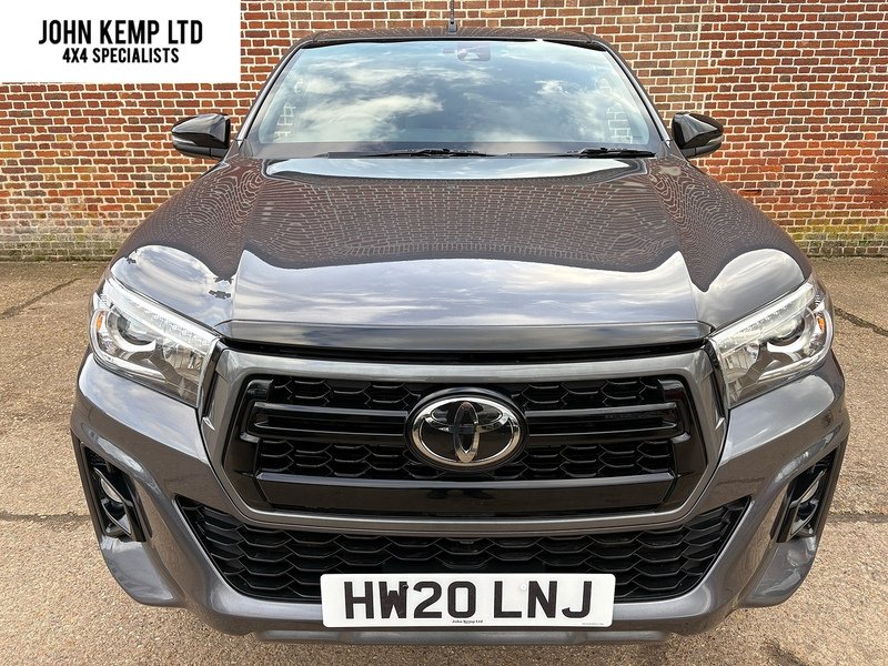 Toyota 2.4 D-4D Invincible X Pickup Double Cab 4dr Diesel Auto 4WD Euro 6 (s/s) (TSS) (150 ps)