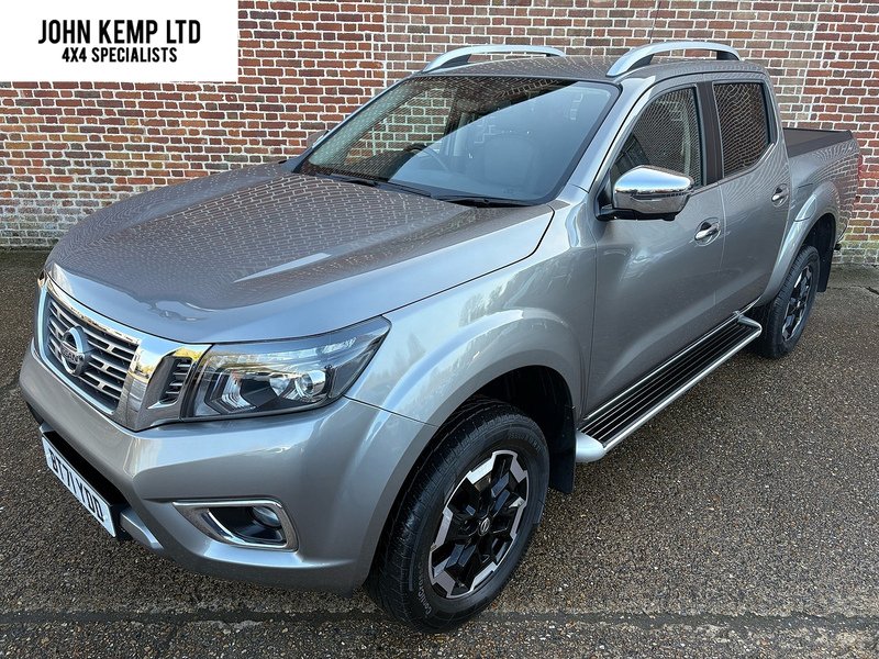 Nissan 2.3 dCi Tekna Pickup Double Cab 4dr Diesel Auto 4WD Euro 6 (190 ps)