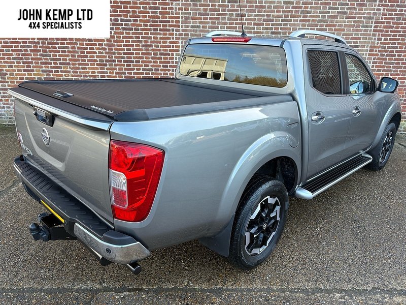 Nissan 2.3 dCi Tekna Pickup Double Cab 4dr Diesel Auto 4WD Euro 6 (190 ps)