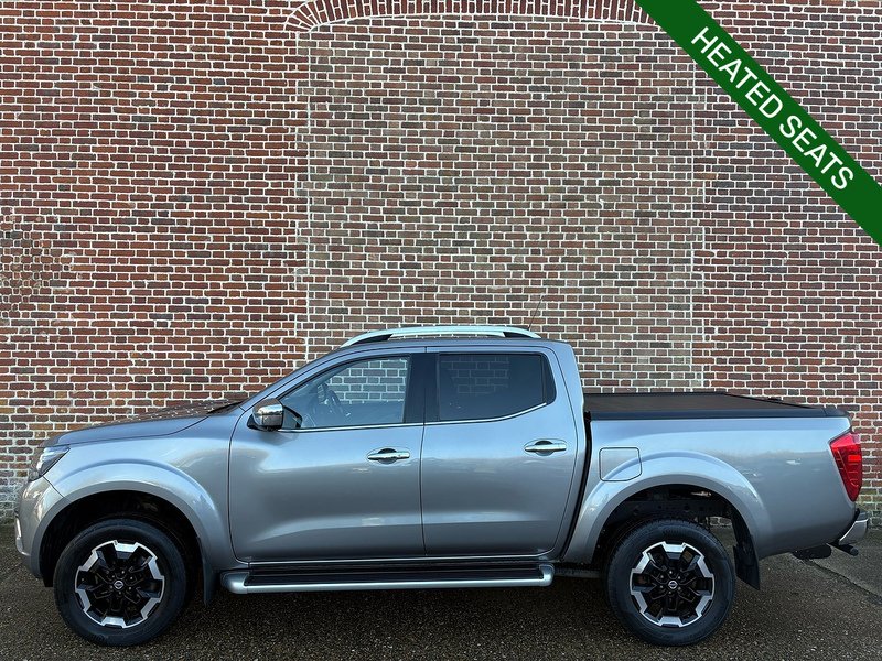 Nissan 2.3 dCi Tekna Pickup Double Cab 4dr Diesel Auto 4WD Euro 6 (190 ps)