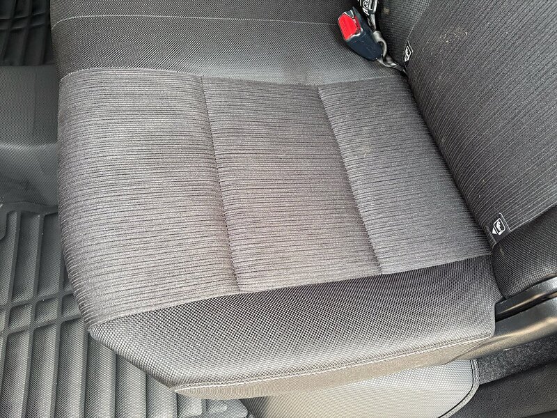 Toyota D-4D Invincible Pickup 2.4 Manual Diesel