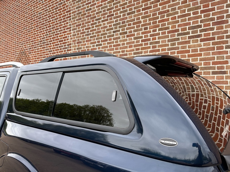 Nissan 2.3 dCi Tekna Pickup Double Cab 4dr Diesel Manual 4WD Euro 6 (s/s) (190 ps)