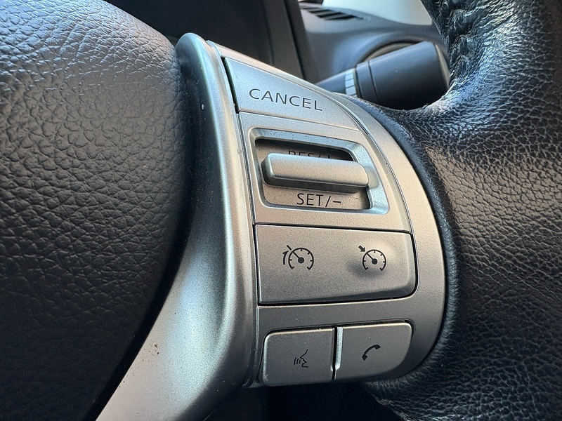 Nissan 2.3 dCi Tekna Pickup Double Cab 4dr Diesel Manual 4WD Euro 6 (s/s) (190 ps)