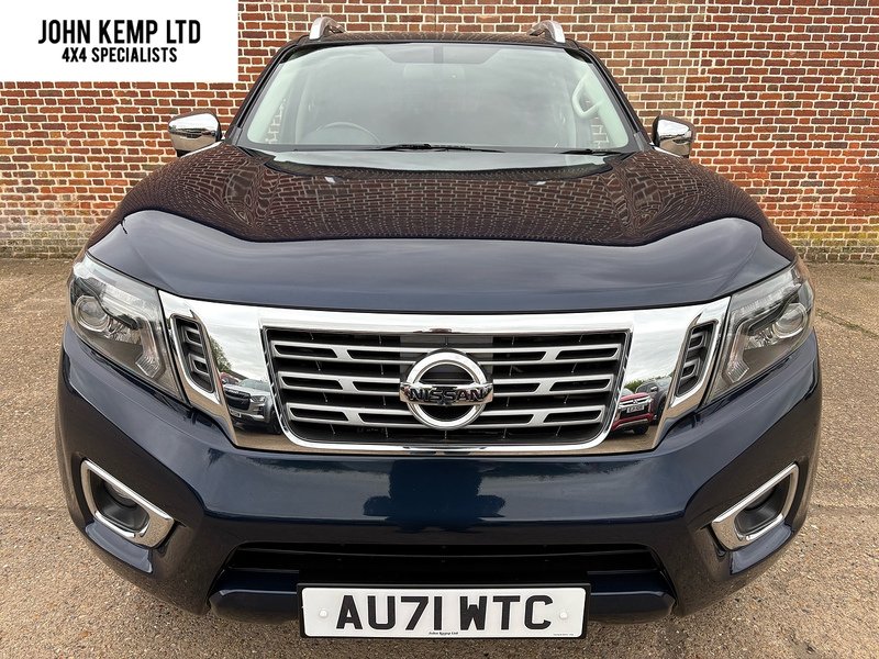 Nissan 2.3 dCi Tekna Pickup Double Cab 4dr Diesel Manual 4WD Euro 6 (s/s) (190 ps)