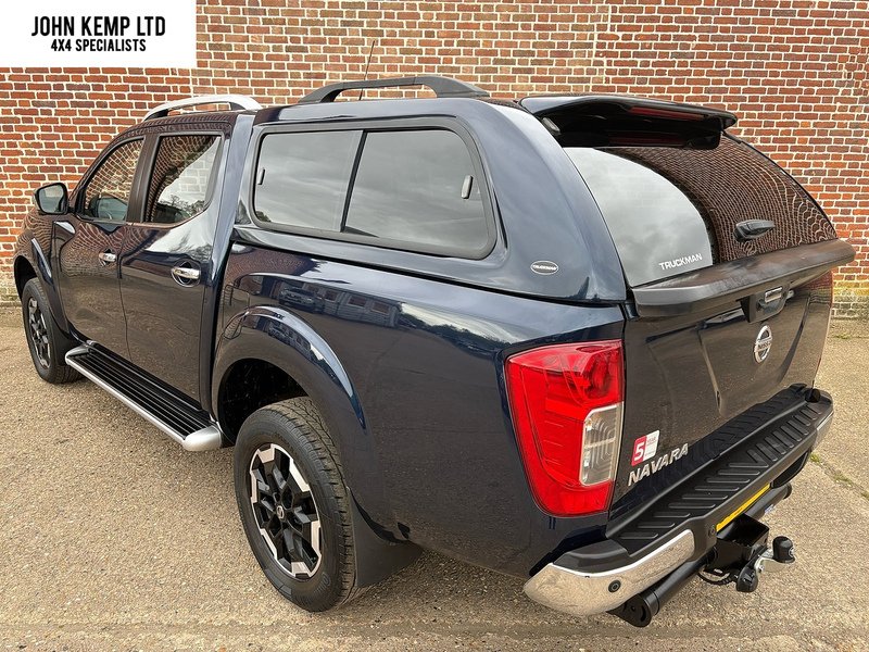 Nissan 2.3 dCi Tekna Pickup Double Cab 4dr Diesel Manual 4WD Euro 6 (s/s) (190 ps)