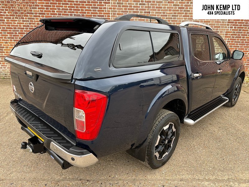 Nissan 2.3 dCi Tekna Pickup Double Cab 4dr Diesel Manual 4WD Euro 6 (s/s) (190 ps)