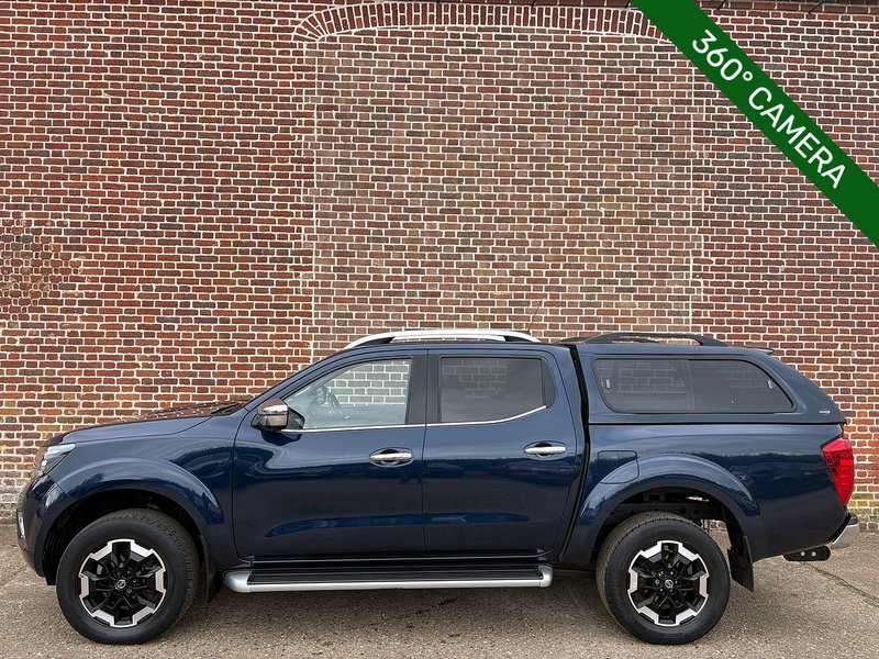 Nissan 2.3 dCi Tekna Pickup Double Cab 4dr Diesel Manual 4WD Euro 6 (s/s) (190 ps)
