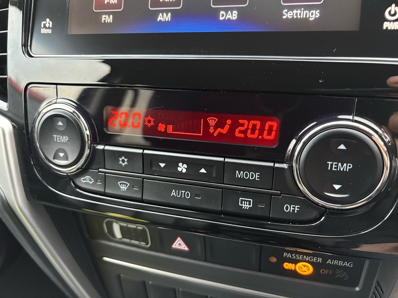 Mitsubishi 2.2 DI-D DC Barbarian Pickup Double Cab 4dr Diesel Auto 4WD Euro 6 (s/s) (150 ps)