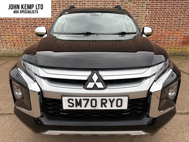 Mitsubishi 2.2 DI-D DC Barbarian Pickup Double Cab 4dr Diesel Auto 4WD Euro 6 (s/s) (150 ps)