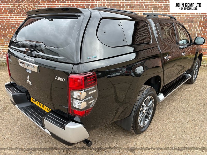 Mitsubishi 2.2 DI-D DC Barbarian Pickup Double Cab 4dr Diesel Auto 4WD Euro 6 (s/s) (150 ps)